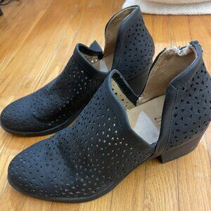 Naturalizer leather booties